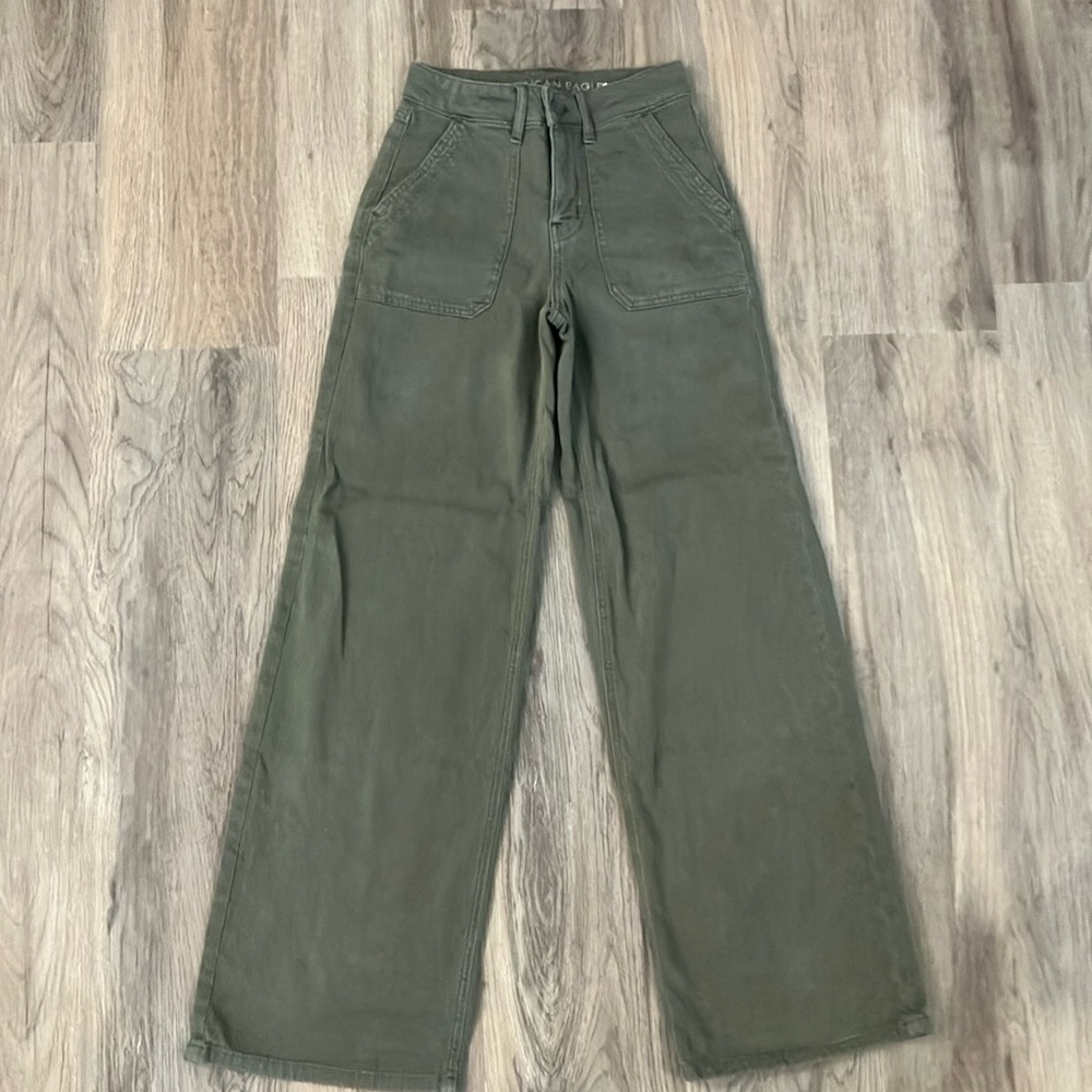 Super high rise baggy wide leg olive jeans American Eagle size 000
